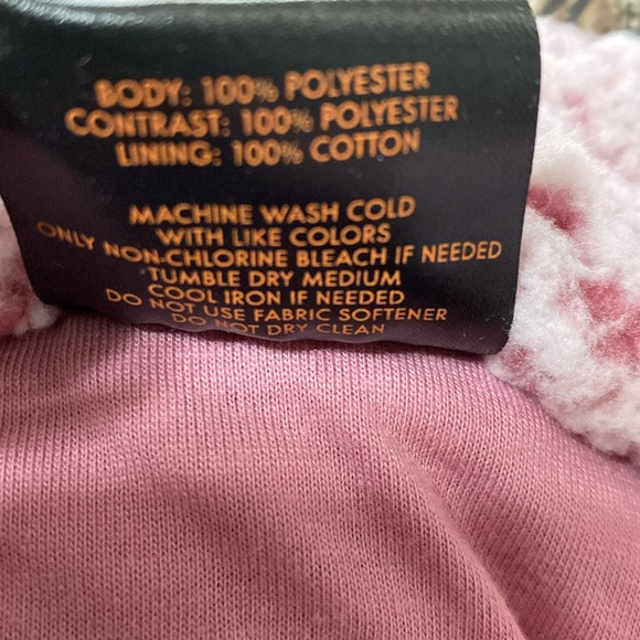 NWT  Soft, Lined, Sherpa Pullover - Picture 14 of 14